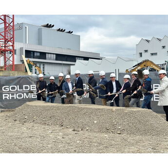 Bürogebäude und Parkhaus im Telli-Ost